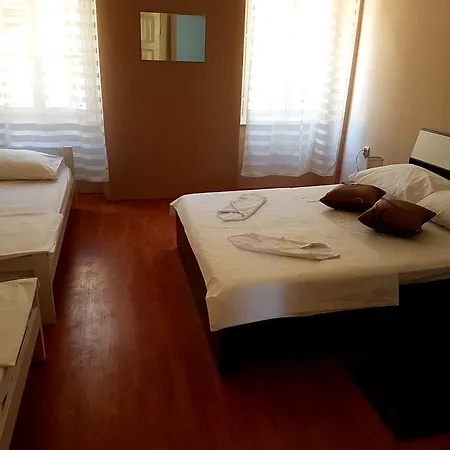 Morcic Hostel *